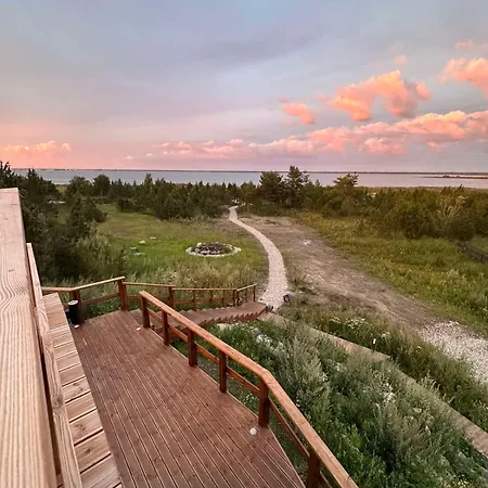 Puhkemaja Mereaeaerne Maja Ilusa Vaatega Kurkse