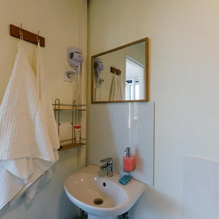 Mereaeaerne Maja Ilusa Vaatega בית נופש Kurkse