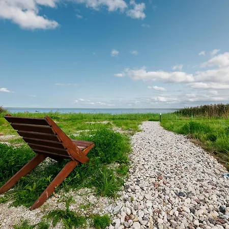 בית נופש Mereaeaerne Maja Ilusa Vaatega Kurkse