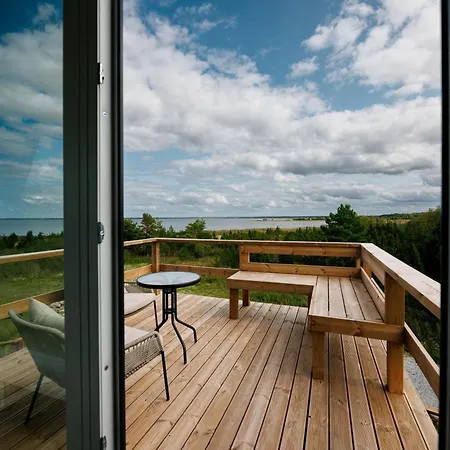 Mereaeaerne Maja Ilusa Vaatega Kurkse