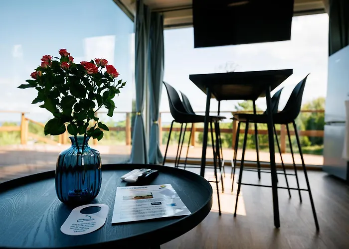 Mereaeaerne Maja Ilusa Vaatega Kurkse